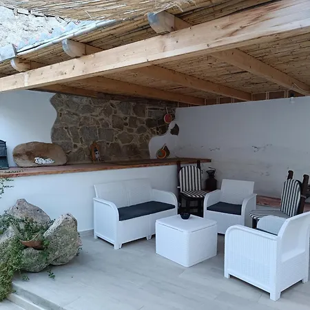 Bed And Breakfast Murales Orgosolo-3